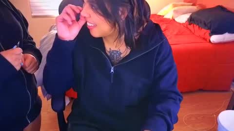 Mia online show from January 2025 05:20:02 AM