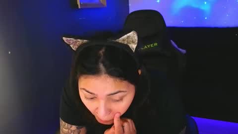 Mia online show from September 2025 11:26:01 PM