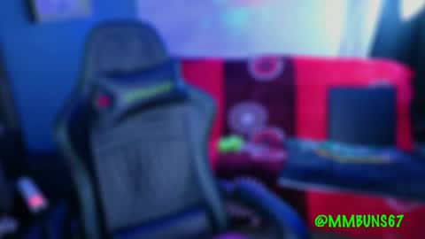 Mia online show from November 2025 02:45:02 AM