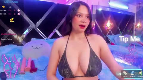 Mia online show from September 2025 02:27:02 AM