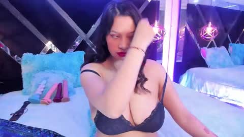 Mia online show from March 2026 01:55:01 AM