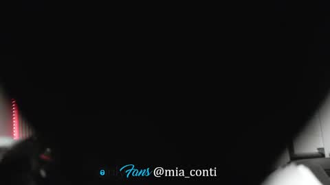 Snapshot of miacontilive chatting on October 2025 08:00:02 PM miacontilive online show from October 2025 08:00:02 PM
