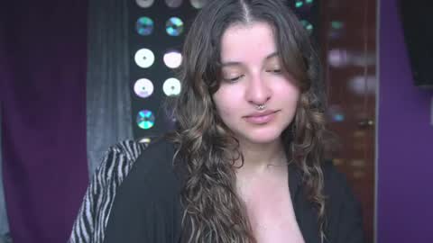 Mia online show from April 2026 05:21:01 PM