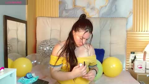 Snapshot of miadoll303av chatting on October 2025 01:23:01 PM miadoll303av online show from October 2025 01:23:01 PM