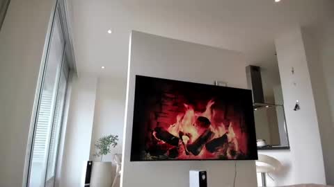 Mia online show from December 2024 09:16:01 PM