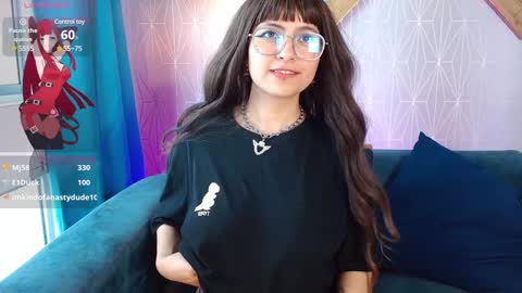 Mia online show from December 2024 05:11:01 PM