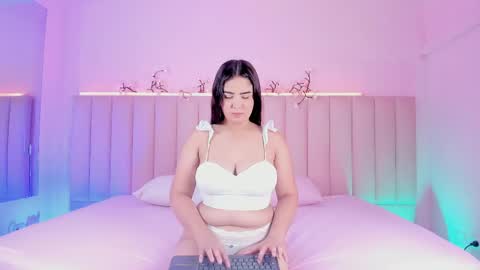 miafarrog online show from April 2026 07:38:02 PM