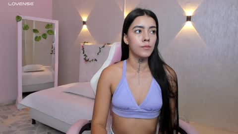 Snapshot of miagomez1 chatting on January 2025 01:11:01 PM Mia Gomez online show from January 2025 01:11:01 PM