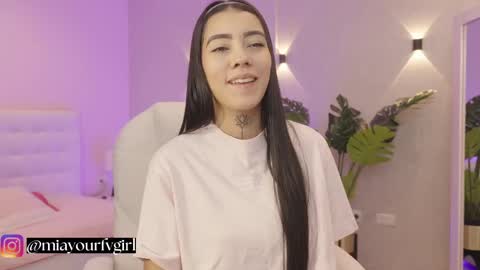 Snapshot of miagomez1 chatting on September 2025 01:05:02 PM Mia Gomez online show from September 2025 01:05:02 PM