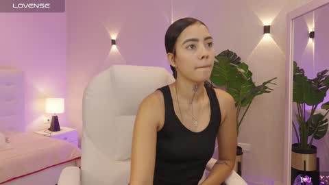 Snapshot of miagomez1 chatting on October 2025 01:42:02 PM Mia Gomez online show from October 2025 01:42:02 PM