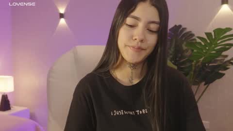 Snapshot of miagomez1 chatting on November 2025 12:39:02 PM Mia Gomez online show from November 2025 12:39:02 PM