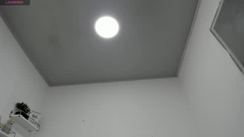 Miah Collins online show from November 2025 07:49:02 PM