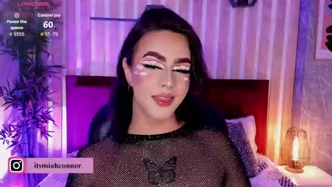 Mia Connor online show from November 2025 07:47:02 PM