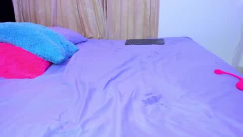 Snapshot of miah_smiithh chatting on December 2024 05:44:01 PM Miah online show from December 2024 05:44:01 PM