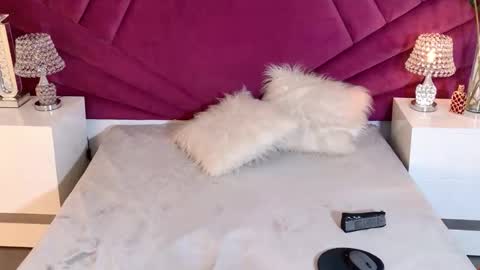 miahantonelli online show from March 2026 07:24:02 PM