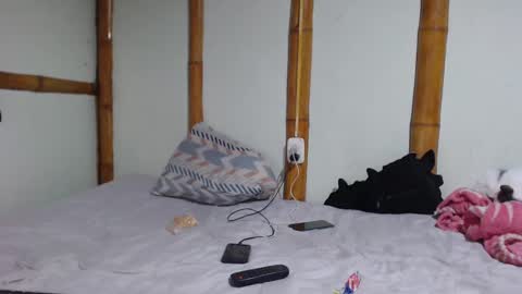 Snapshot of miahells chatting on March 2025 07:02:01 PM Mia Sam online show from March 2025 07:02:01 PM