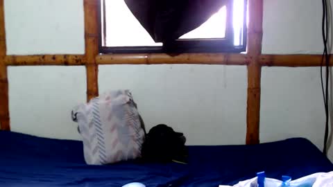 Snapshot of miahells chatting on October 2025 05:47:01 PM Mia Sam online show from October 2025 05:47:01 PM