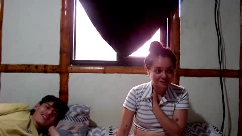 Snapshot of miahells chatting on October 2025 08:32:01 PM Mia Sam online show from October 2025 08:32:01 PM