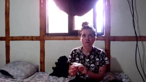 Mia  Sam online show from December 2025 06:58:01 PM