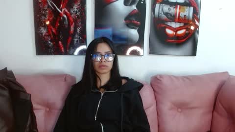 miahotcs online show from January 2026 12:32:01 PM