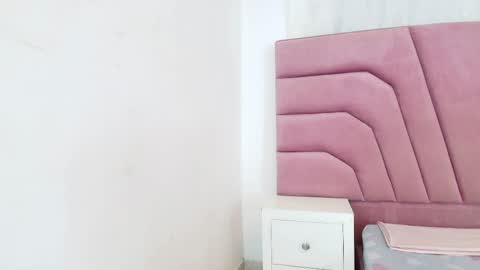 miajhonsonx online show from March 2026 07:24:02 PM