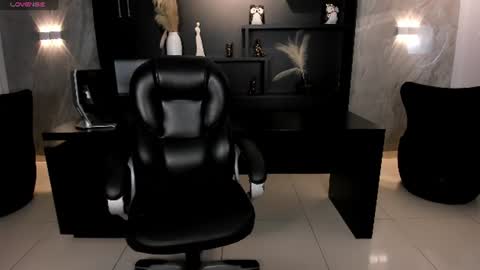 Snapshot of mialaurence_ chatting on June 2026 07:27:02 PM Call me Mia online show from June 2026 07:27:02 PM