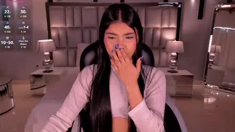 Snapshot of mialaurence_ chatting on June 2026 05:19:02 PM Call me Mia online show from June 2026 05:19:02 PM