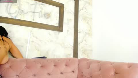 mia logan  online show from January 2026 03:31:01 AM