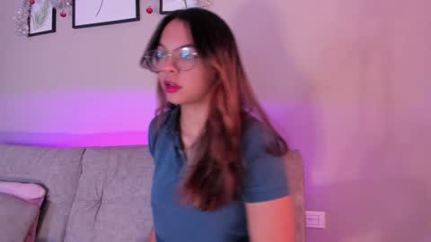 Mia online show from December 2024 10:07:02 PM