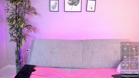 Mia online show from January 2025 09:55:02 PM