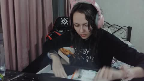 Mia online show from January 2026 05:37:01 PM