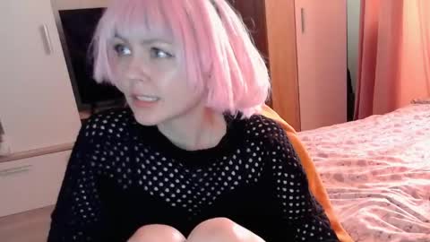 Mia online show from April 2026 03:59:01 PM