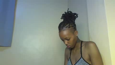 Muffin online show from December 2025 09:00:01 PM