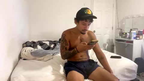 miamiclos1 online show from November 2025 02:40:02 PM