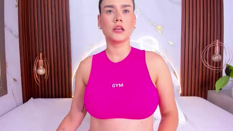 Mia  online show from February 2026 04:42:02 AM