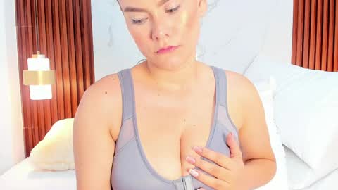 Snapshot of miamiller69 chatting on June 2026 02:33:01 PM Mia online show from June 2026 02:33:01 PM