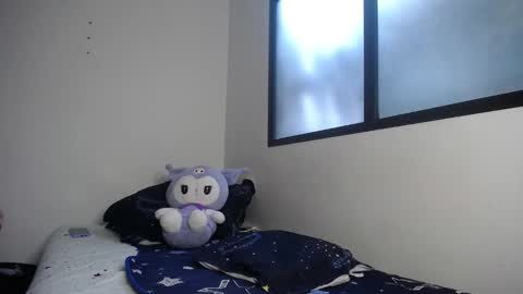 Mia online show from February 2025 10:09:02 PM