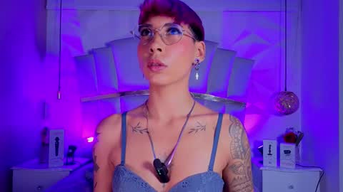 Mia Morgann online show from September 2025 04:01:02 AM