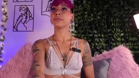 Mia Morgann online show from October 2025 01:52:02 PM
