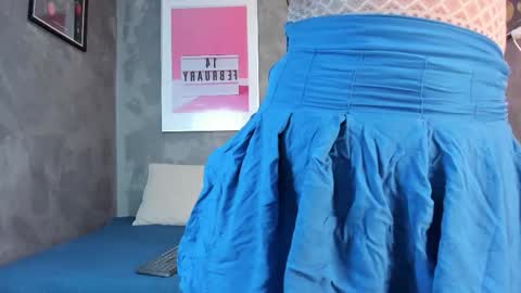 Mia online show from October 2025 08:22:02 PM