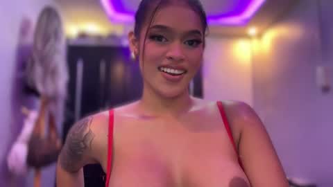 Mia online show from February 2025 05:21:02 PM