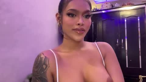 Mia online show from February 2025 06:00:01 PM