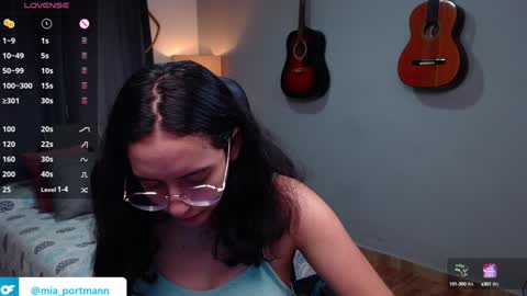 Snapshot of miaportman chatting on January 2025 03:13:02 PM MIAPORTMANN online show from January 2025 03:13:02 PM