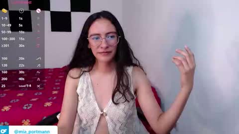 Snapshot of miaportman chatting on September 2025 03:55:02 PM MIAPORTMANN online show from September 2025 03:55:02 PM
