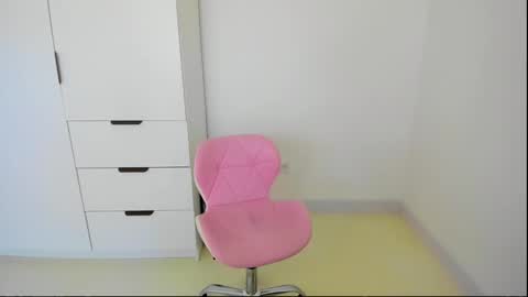 miastripdance online show from September 2025 09:58:02 AM