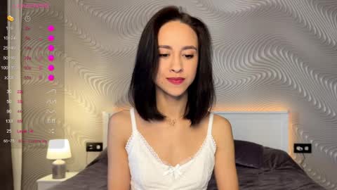 Mia online show from February 2026 07:17:01 AM