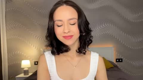 Mia online show from May 2026 07:58:02 AM