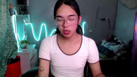 Mia online show from February 2026 09:19:02 AM