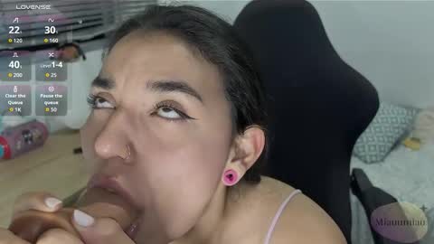 miauumiau online show from September 2025 01:40:02 AM