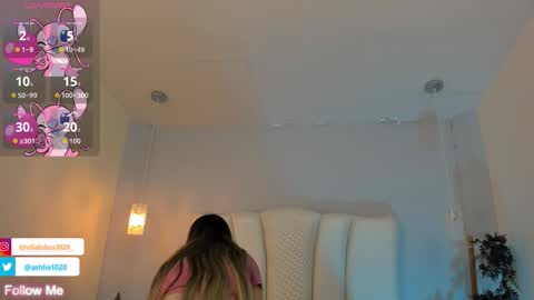 Mia Villalobos online show from October 2025 12:02:02 PM